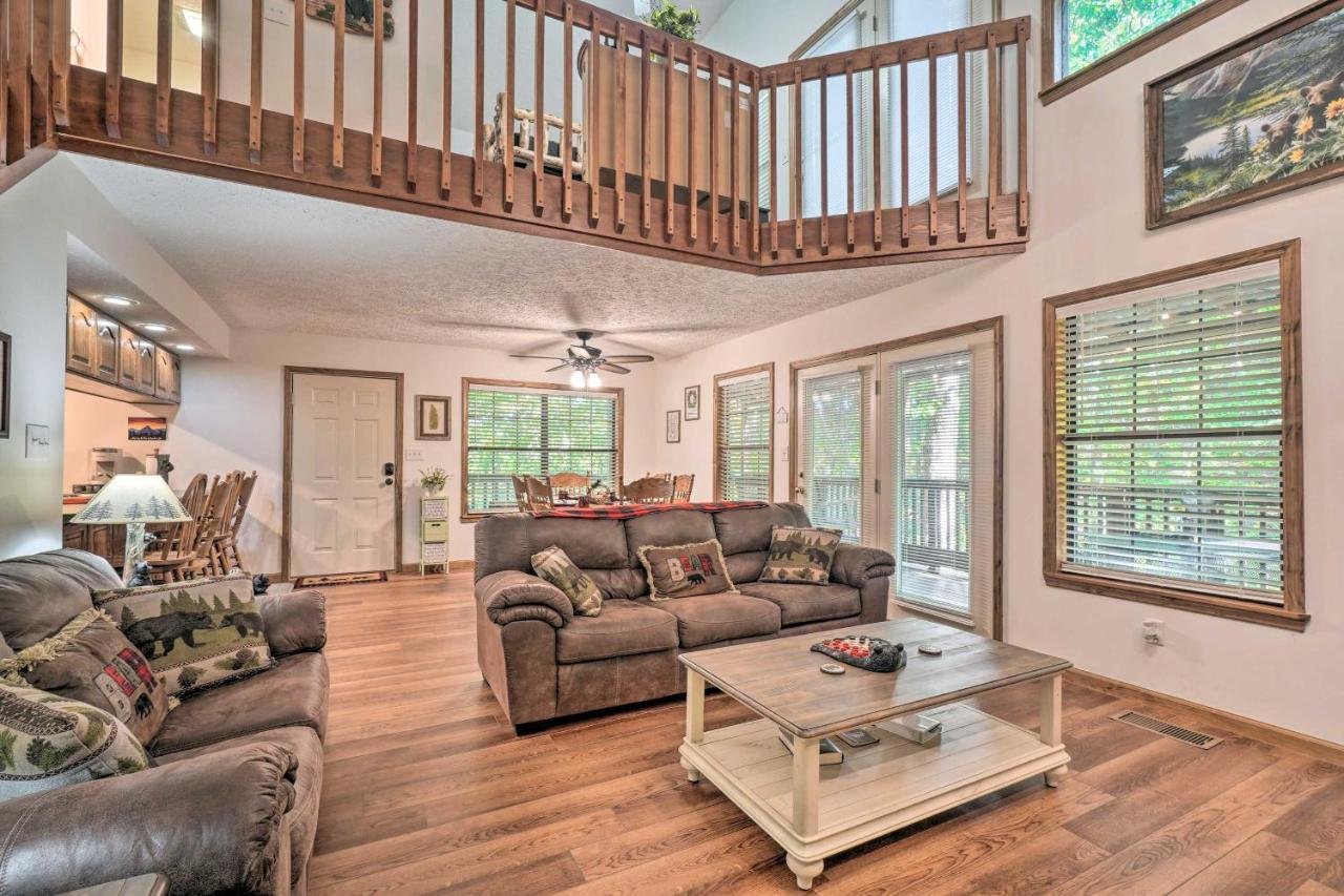 Picturesque Pigeon Forge Cabin With Mountain Views Eksteriør billede