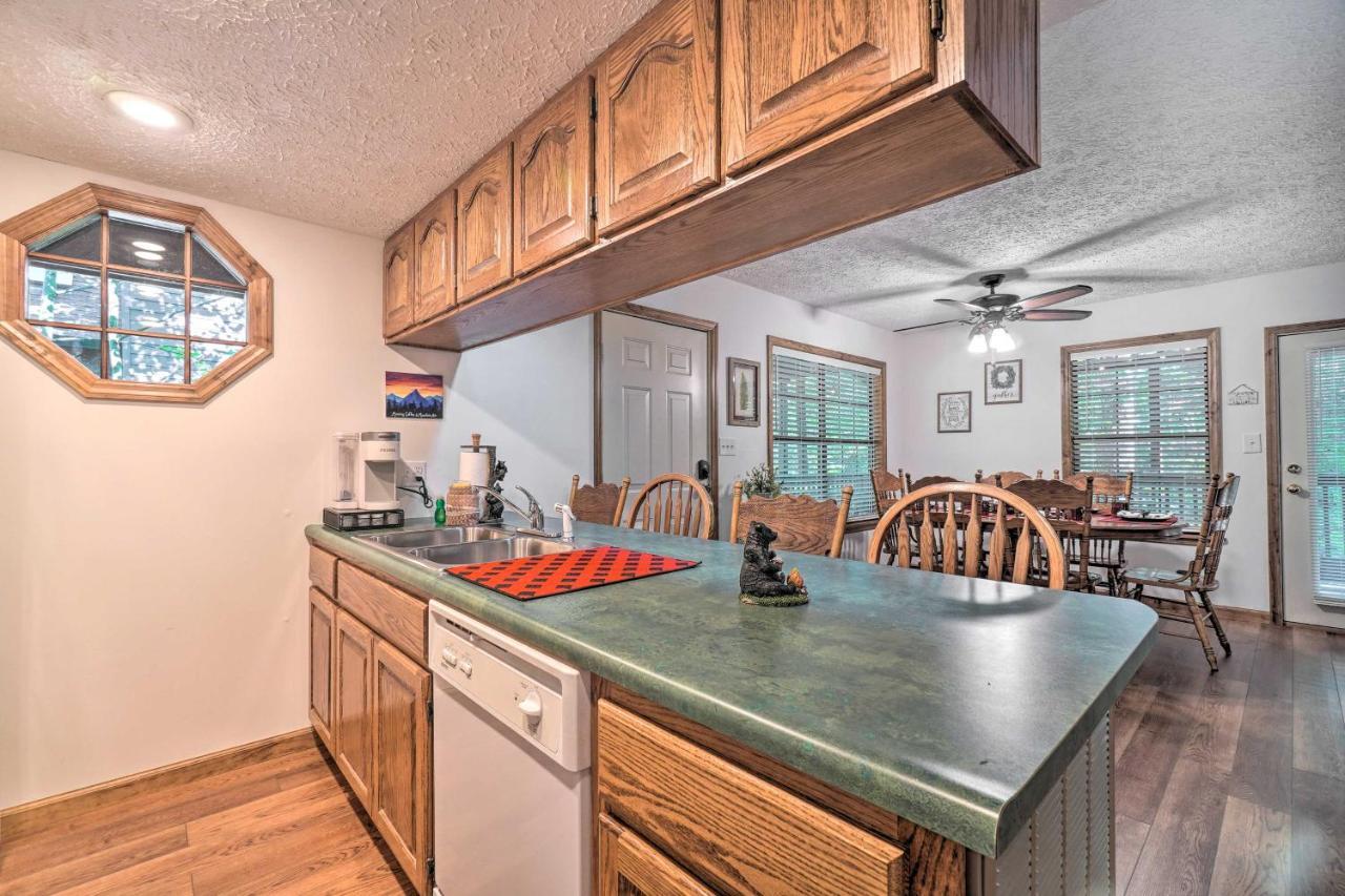 Picturesque Pigeon Forge Cabin With Mountain Views Eksteriør billede