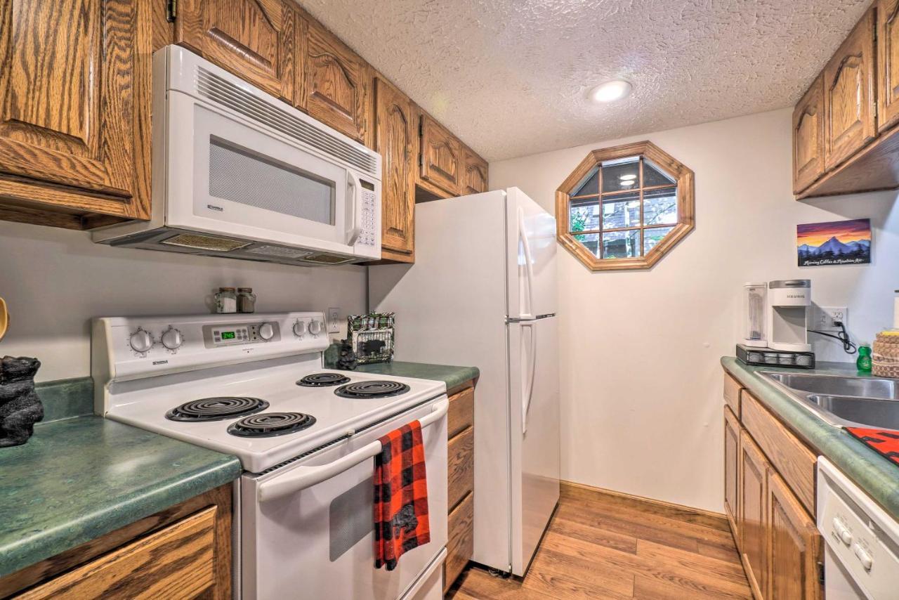 Picturesque Pigeon Forge Cabin With Mountain Views Eksteriør billede