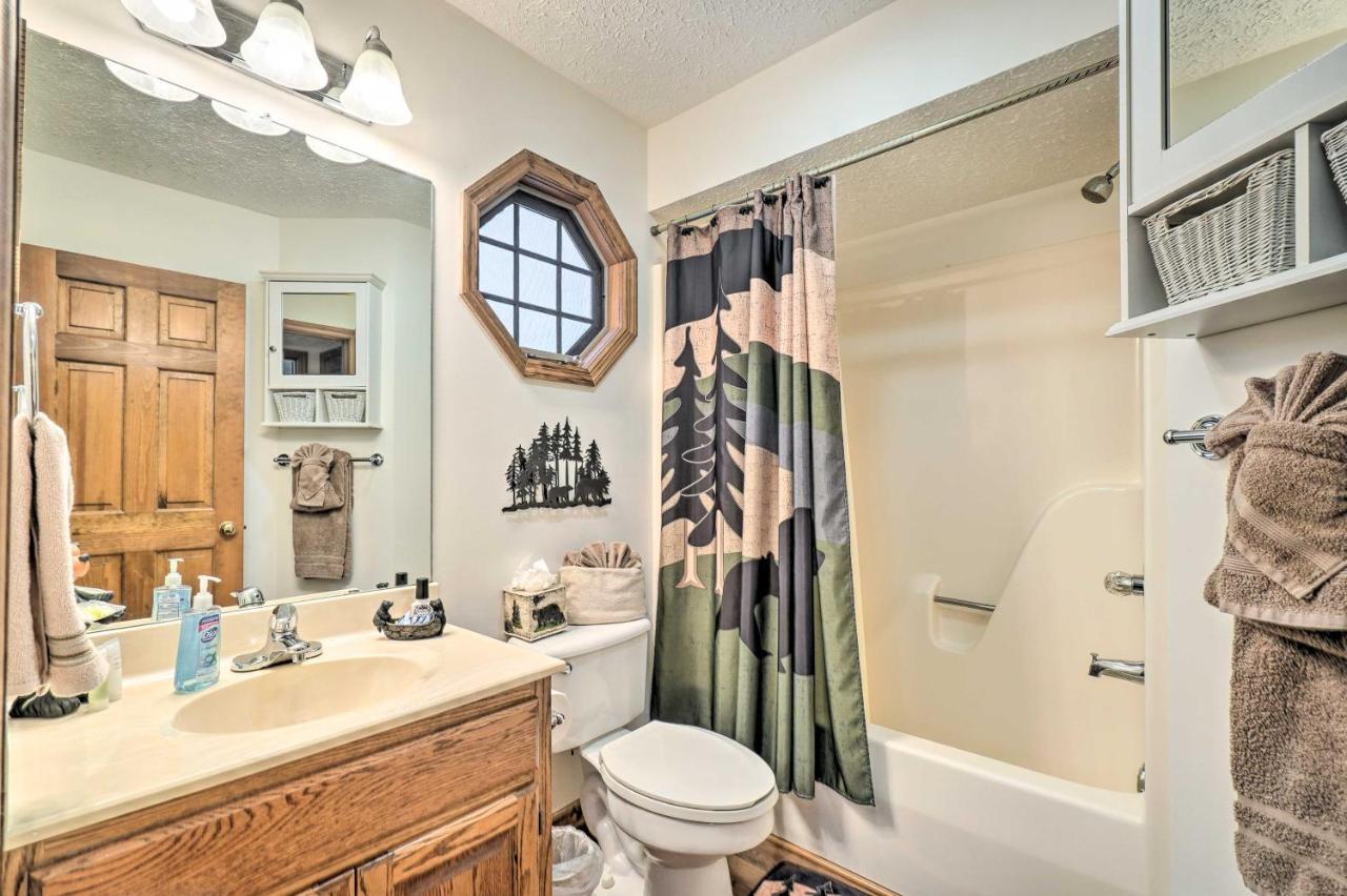 Picturesque Pigeon Forge Cabin With Mountain Views Eksteriør billede