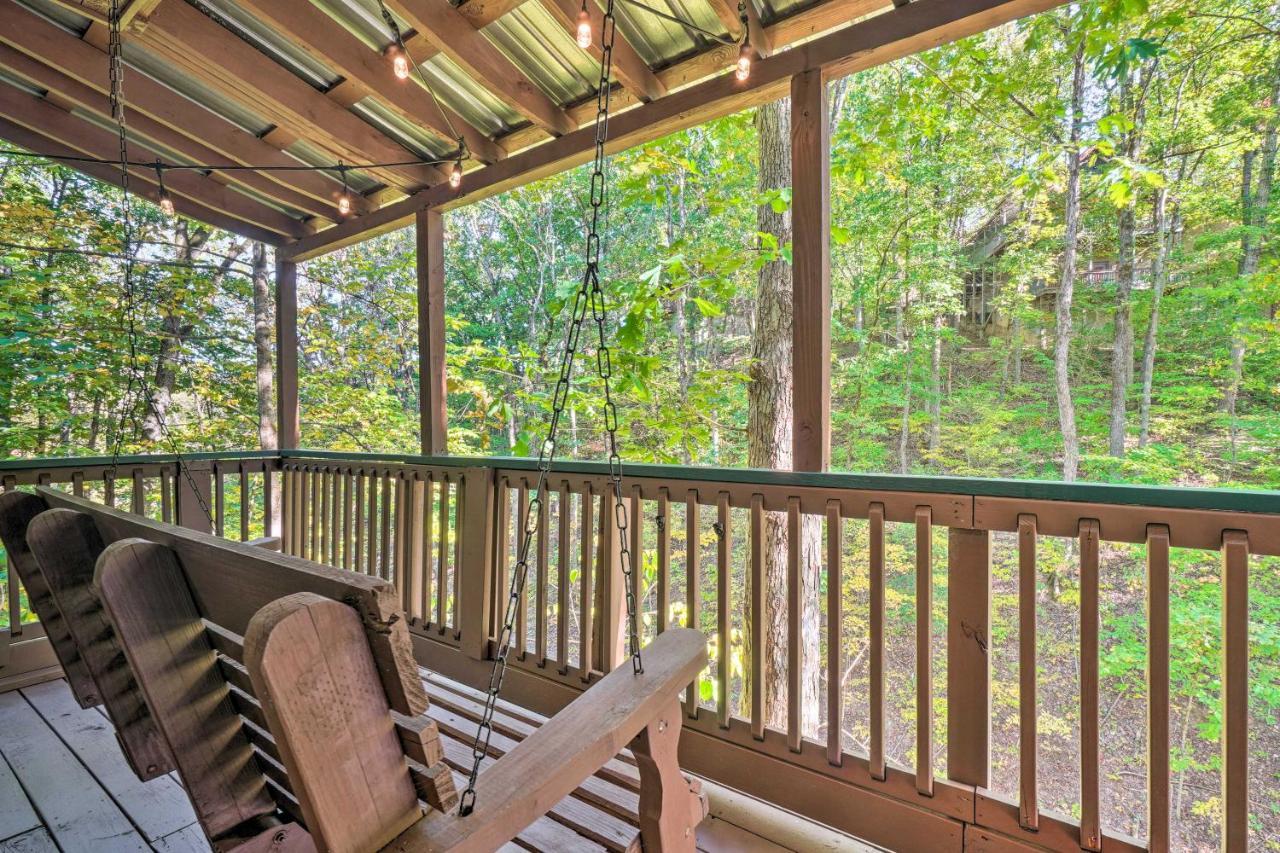 Picturesque Pigeon Forge Cabin With Mountain Views Eksteriør billede